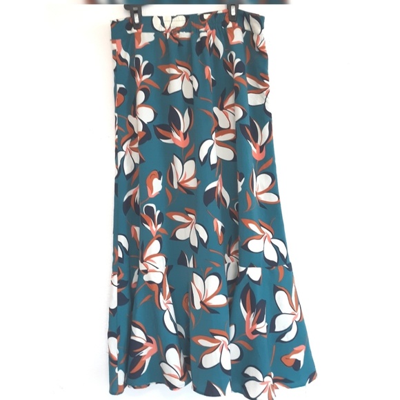 Modcloth Dresses & Skirts - Modcloth floral print ruffled teal skirt
